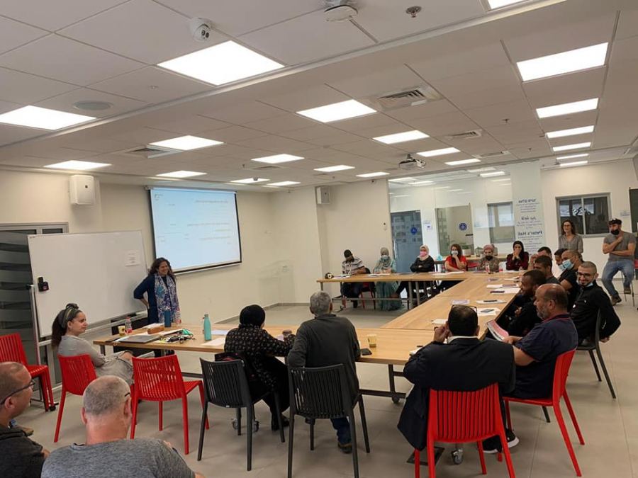 مبادرين ومبادرات من أجل سد الفجوات الرقمية في رهط 